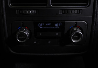 Подержанный автомобиль Volkswagen Touareg 2014 года (20 фото)