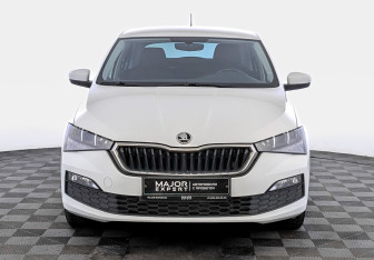 Подержанный автомобиль Skoda Rapid Liftback 2022 года (2 фото)