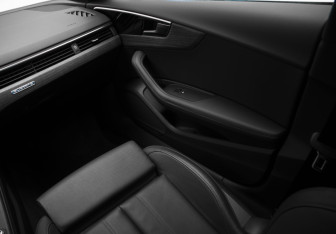 Подержанный автомобиль Audi A5 Liftback 2023 года (27 фото)