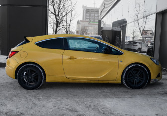 Подержанный автомобиль Opel Astra Hatchback 2013 года (4 фото)