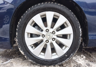 Подержанный автомобиль Honda Accord Sedan 2013 года (9 фото)