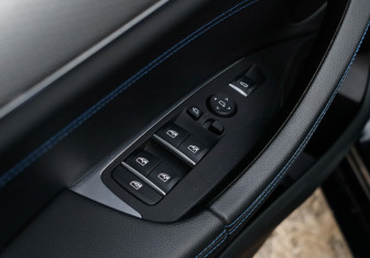 Подержанный автомобиль BMW X4 2019 года (19 фото)