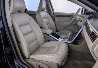 Подержанный автомобиль Volvo XC70 2011 года (23 фото)