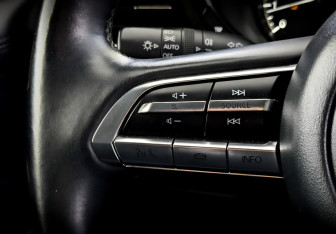 Подержанный автомобиль Mazda 3 Hatchback 2019 года (26 фото)