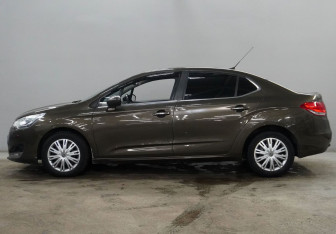 Подержанный автомобиль Citroen C4 Sedan 2013 года (8 фото)