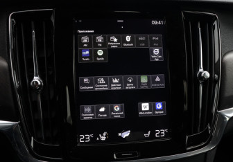 Подержанный автомобиль Volvo V90 Cross Country 2018 года (11 фото)