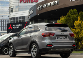 Подержанный автомобиль Kia Sorento 2018 года (5 фото)