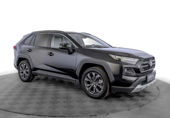 Подержанный автомобиль Toyota RAV4 2025 года (3 фото)