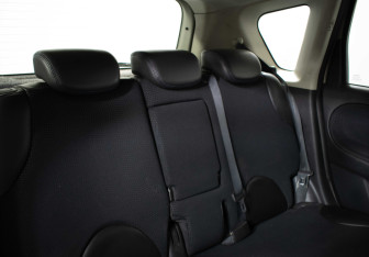 Подержанный автомобиль Nissan Note 2012 года (12 фото)