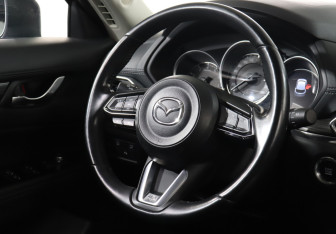 Подержанный автомобиль Mazda CX-5 2018 года (15 фото)
