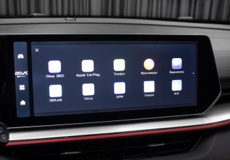 Подержанный автомобиль Geely Coolray 2023 года (20 фото)