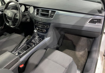 Подержанный автомобиль Peugeot 508 Sedan 2012 года (9 фото)