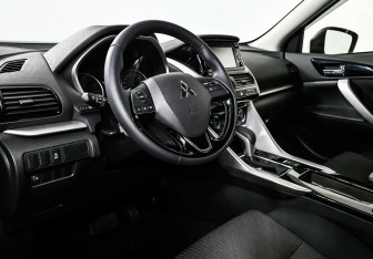 Подержанный автомобиль Mitsubishi Eclipse Cross 2021 года (11 фото)