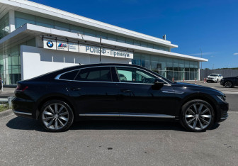 Подержанный автомобиль Volkswagen Arteon 2020 года (4 фото)