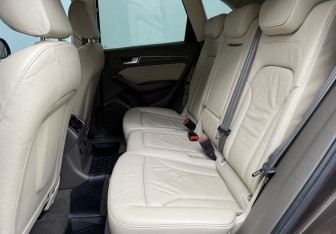 Подержанный автомобиль Audi Q5 2015 года (11 фото)