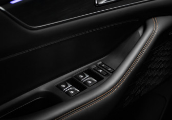 Подержанный автомобиль Changan UNI-K 2024 года (14 фото)