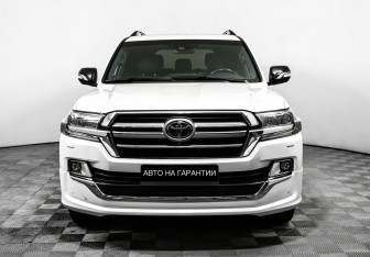 Подержанный автомобиль Toyota Land Cruiser Suv 2019 года (2 фото)