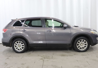Подержанный автомобиль Mazda CX-9 2006 года (7 фото)