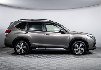 Подержанный автомобиль Subaru Forester Suv 2020 года (4 фото)