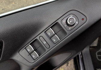 Подержанный автомобиль Volkswagen Tiguan 2015 года (28 фото)