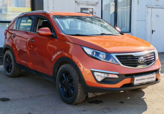 Подержанный автомобиль Kia Sportage 2011 года (3 фото)