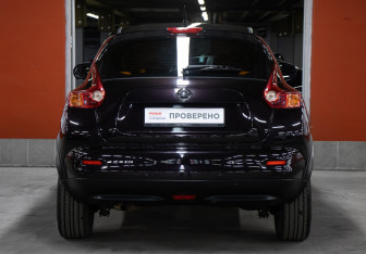 Подержанный автомобиль Nissan Juke 2013 года (6 фото)