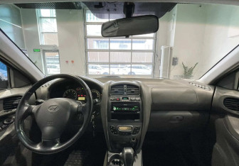Подержанный автомобиль Hyundai Santa Fe 2011 года (11 фото)