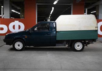 Подержанный автомобиль LADA (ВАЗ) 2109 Hatchback 2002 года (8 фото)