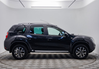 Подержанный автомобиль Nissan Terrano 2016 года (6 фото)
