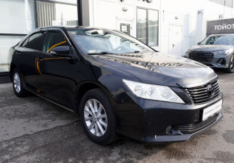 Подержанный автомобиль Toyota Camry Sedan 2014 года (3 фото)