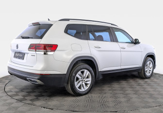 Подержанный автомобиль Volkswagen Teramont 2023 года (5 фото)