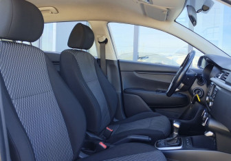 Подержанный автомобиль Kia Rio Hatchback 2018 года (28 фото)