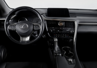 Подержанный автомобиль Lexus RX 2017 года (12 фото)