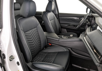 Подержанный автомобиль Changan CS95 2023 года (25 фото)