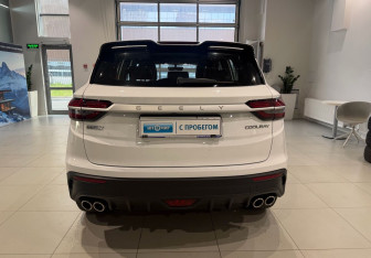 Подержанный автомобиль Geely Coolray 2023 года (5 фото)
