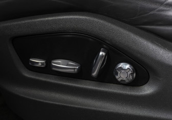 Подержанный автомобиль Porsche Cayenne 2018 года (22 фото)