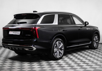 Подержанный автомобиль Hongqi E-HS9 2021 года (5 фото)