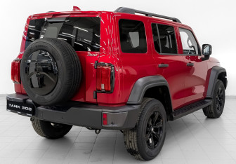 Новый Tank 300 2025 (2 фото)