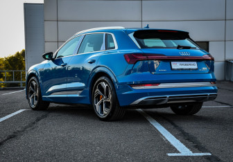 Новый Audi e-tron 2023 (7 фото)
