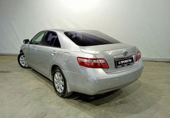 Подержанный автомобиль Toyota Camry Sedan 2008 года (4 фото)