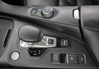 Подержанный автомобиль Infiniti QX50 2019 года (26 фото)