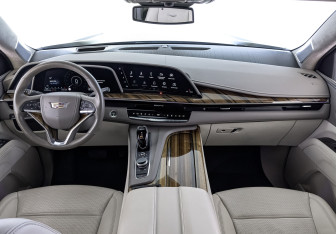 Подержанный автомобиль Cadillac Escalade Suv 2021 года (14 фото)