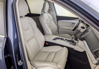 Подержанный автомобиль Volvo XC90 2020 года (24 фото)