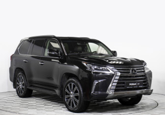 Подержанный автомобиль Lexus LX 2017 года (3 фото)