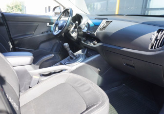 Подержанный автомобиль Kia Sportage 2012 года (11 фото)