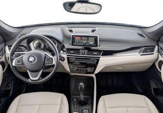Подержанный автомобиль BMW X1 2022 года (14 фото)