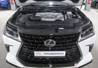 Подержанный автомобиль Lexus LX 2019 года (9 фото)