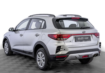 Подержанный автомобиль Kia Rio Hatchback 2021 года (7 фото)