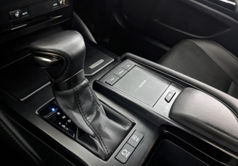 Подержанный автомобиль Lexus ES 2021 года (26 фото)