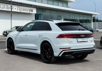 Подержанный автомобиль Audi Q8 2019 года (7 фото)